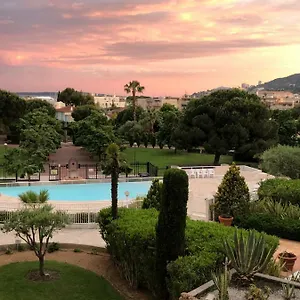 https://la-villa-des-pins.fr-provencehotel.com